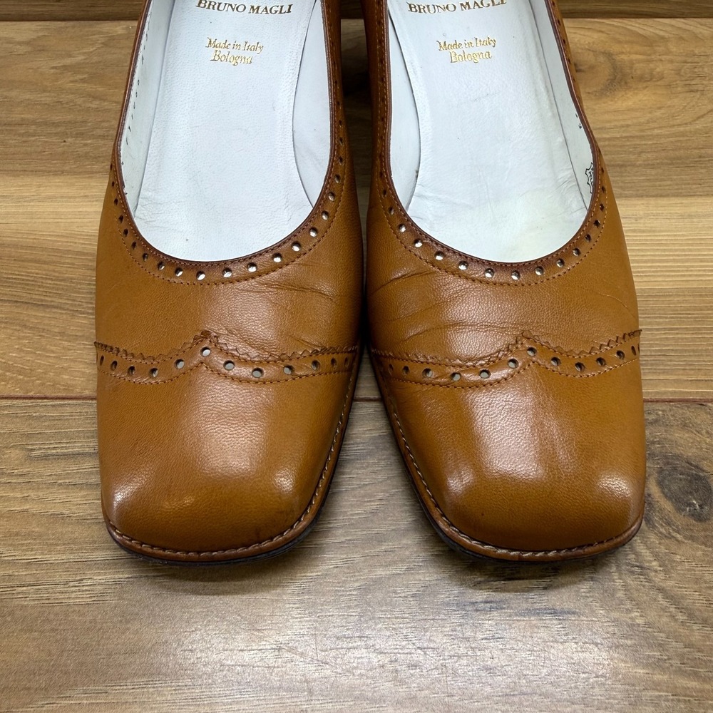 Bruno Magli Vintage 90s Brogue Pumps EU 37.5 Cognac Square Toe Old Money - Picture 4 of 11
